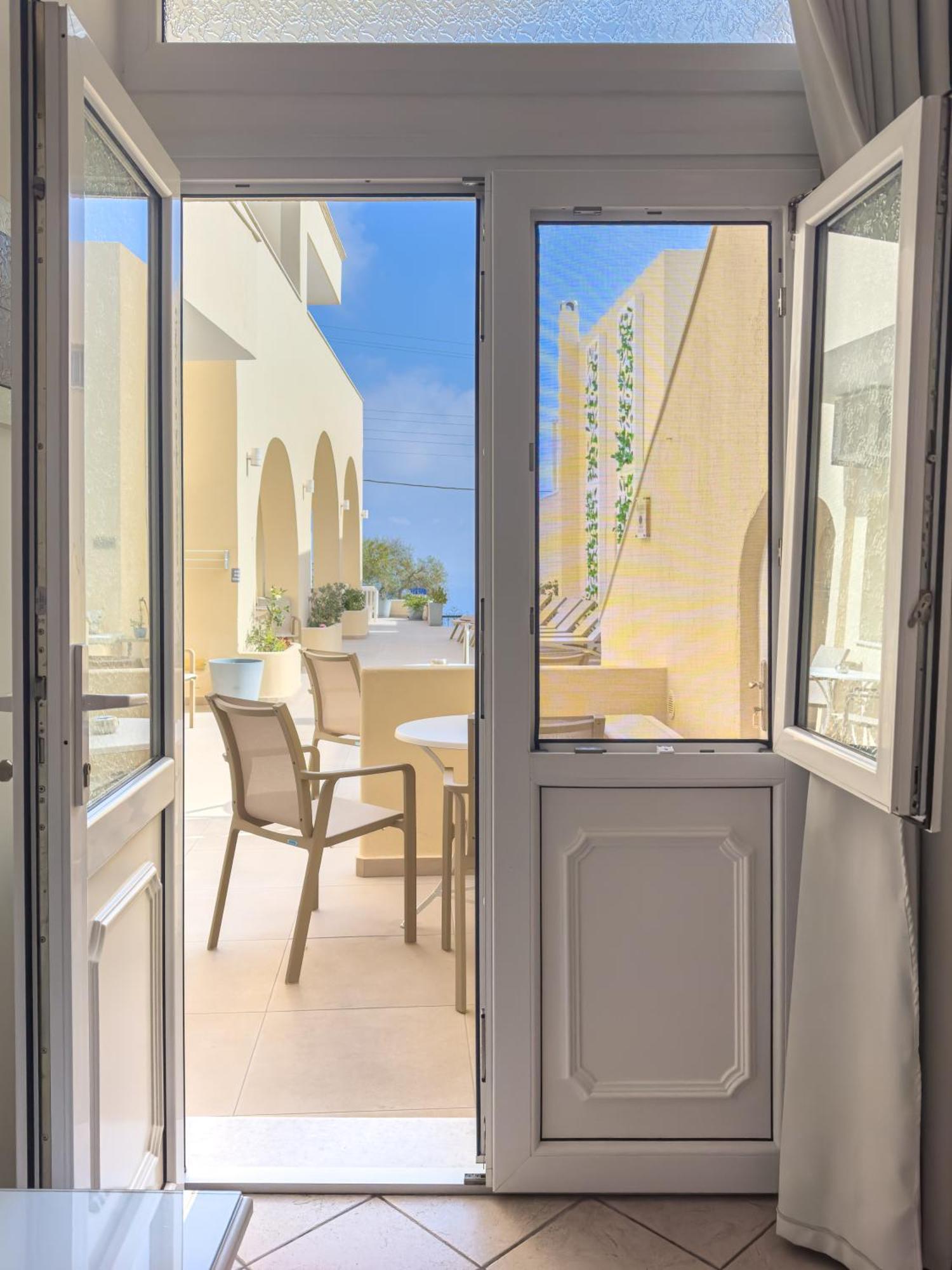 Reverie Santorini Hotel Firostefani Exterior photo